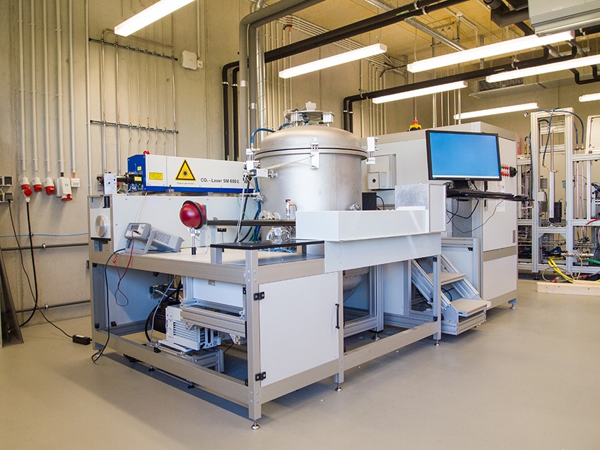 Projekt EnerTHERM - ThermoOptische Messanlage TOM_wave Die ThermoOptische Messanlage TOM_wave wird zur Eigenschwingungsanalyse bei kontrollierter Temperatur und Atmosphäre verwendet