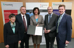 Fraunhofer-Anwendungszentrum TFK in Münchberg, Regierungspräsidentin von Oberfranken, Staatsministerin Ilse Aigner