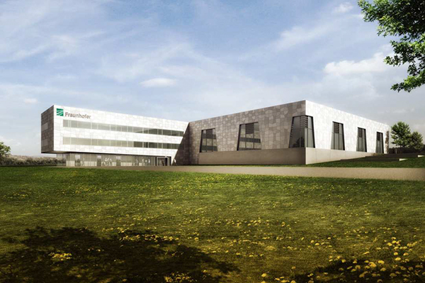Am 19.12.2013 wurde die Grundsteinlegung für den Neubau des Fraunhofer-Zentrums für Hochtemperatur-Leichtbau HTL gefeiert. 